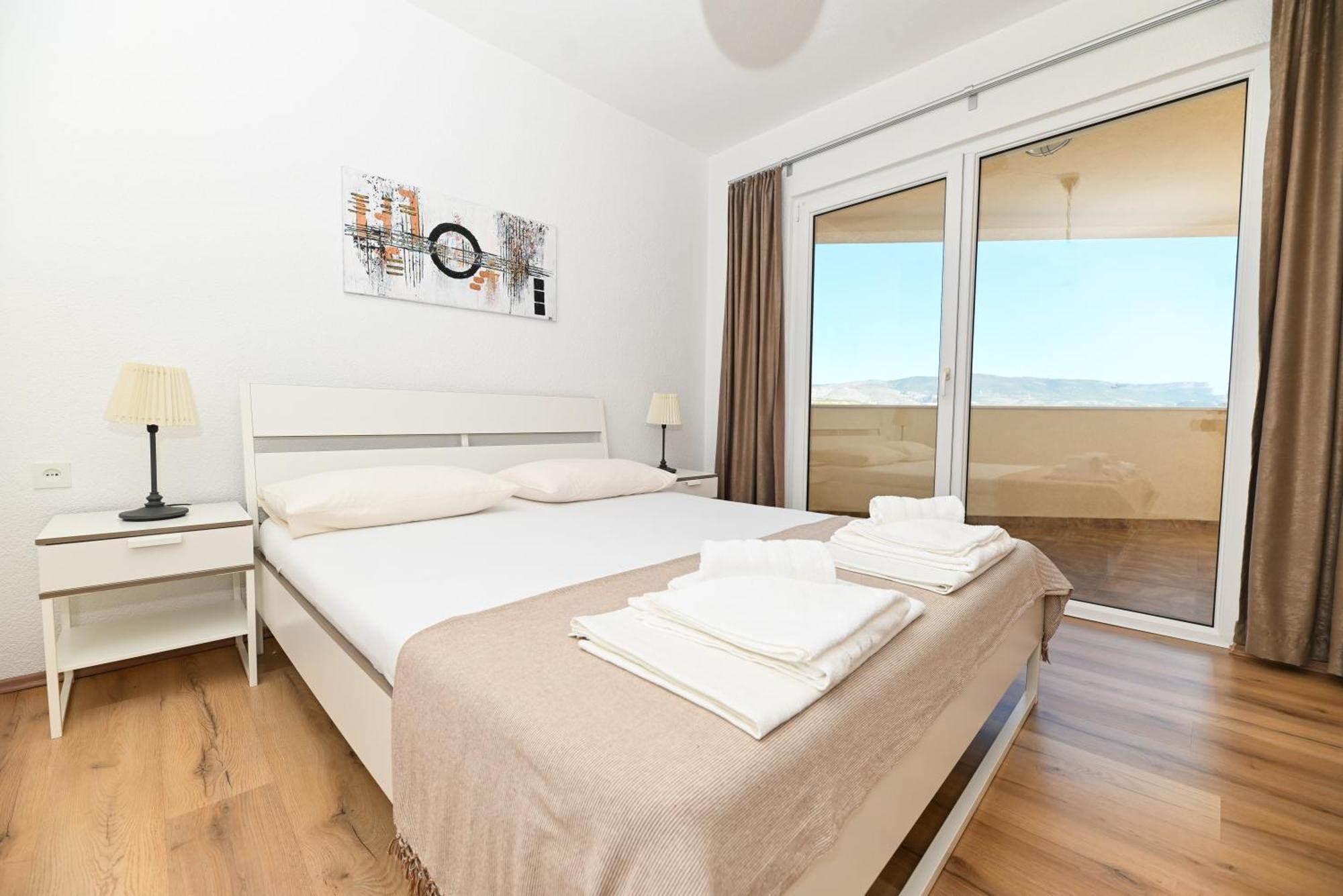 Apartments Bluesky Trogir Bagian luar foto