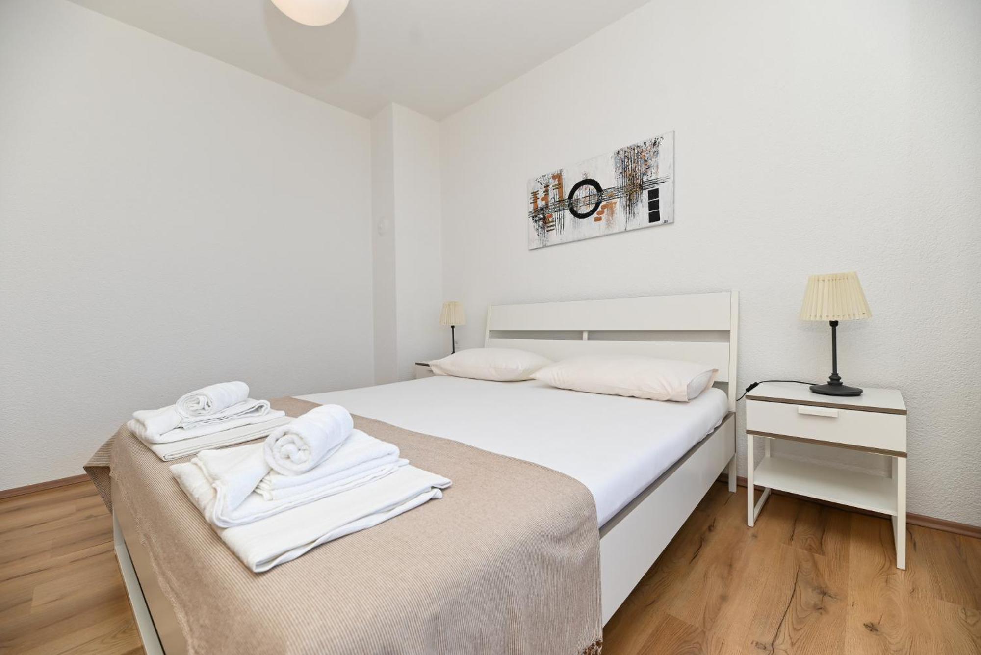 Apartments Bluesky Trogir Bagian luar foto