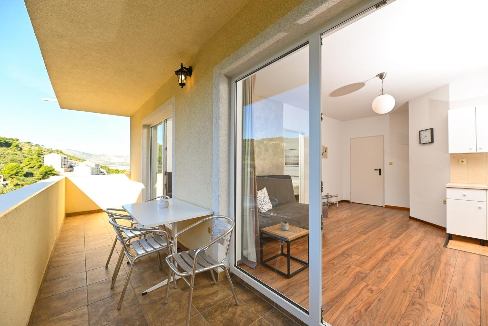 Apartments Bluesky Trogir Bagian luar foto