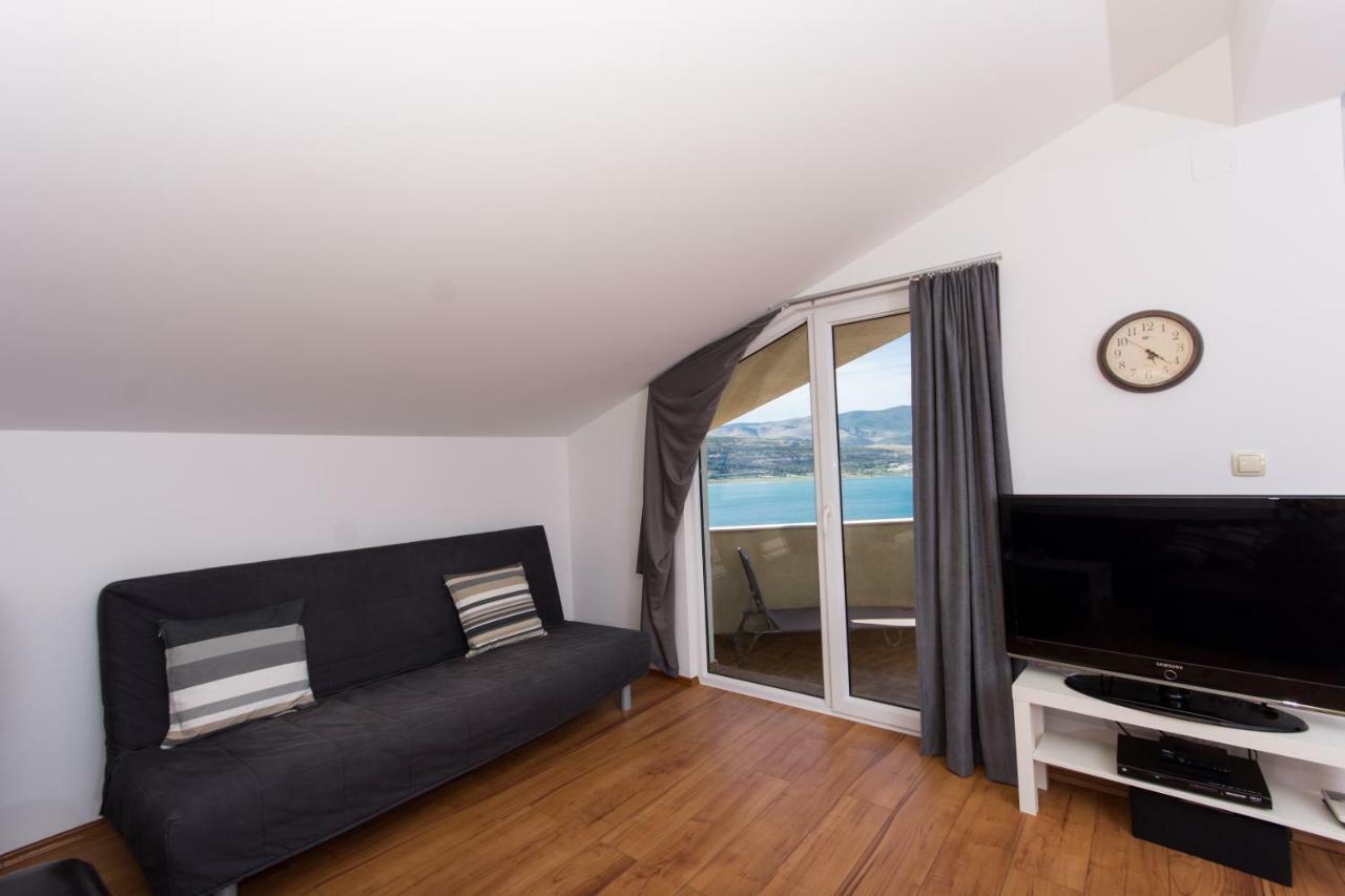 Apartments Bluesky Trogir Bagian luar foto