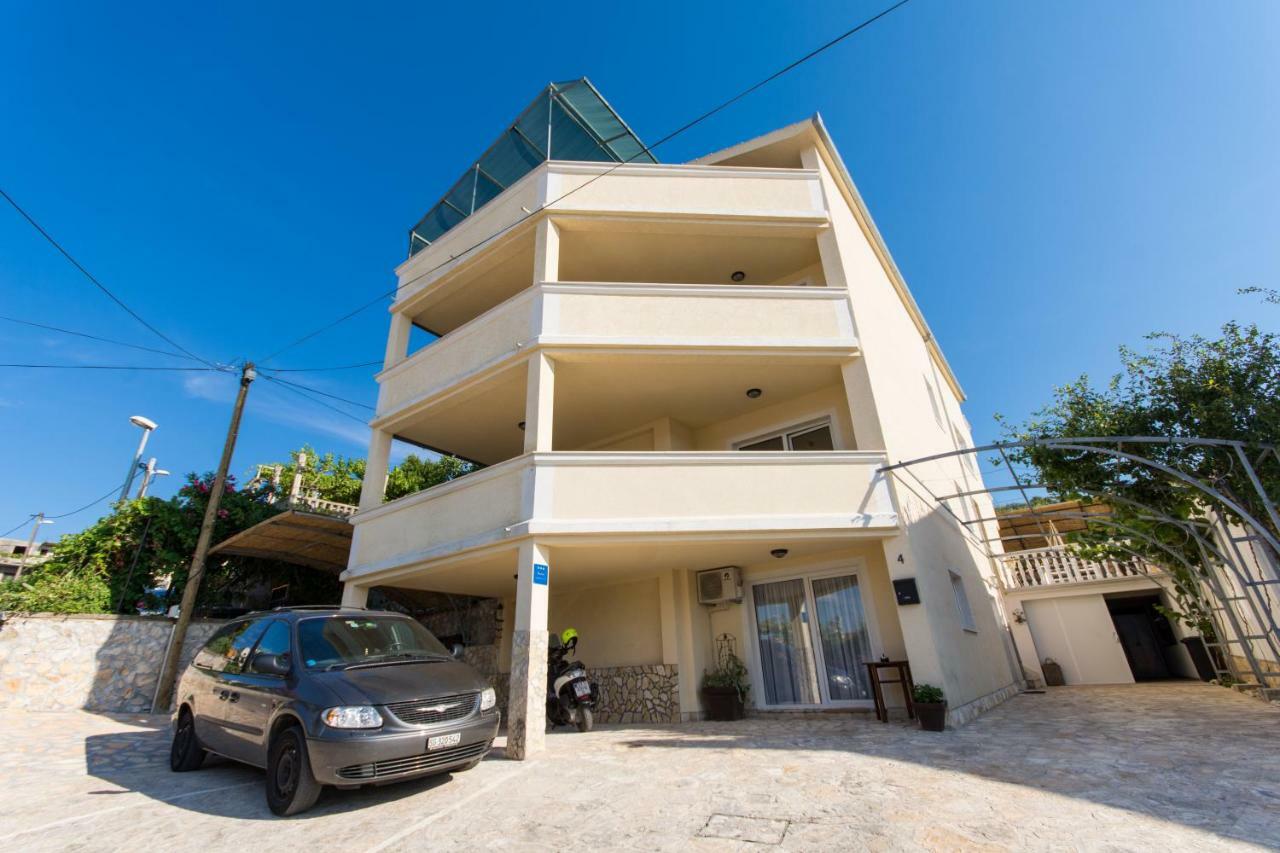 Apartments Bluesky Trogir Bagian luar foto
