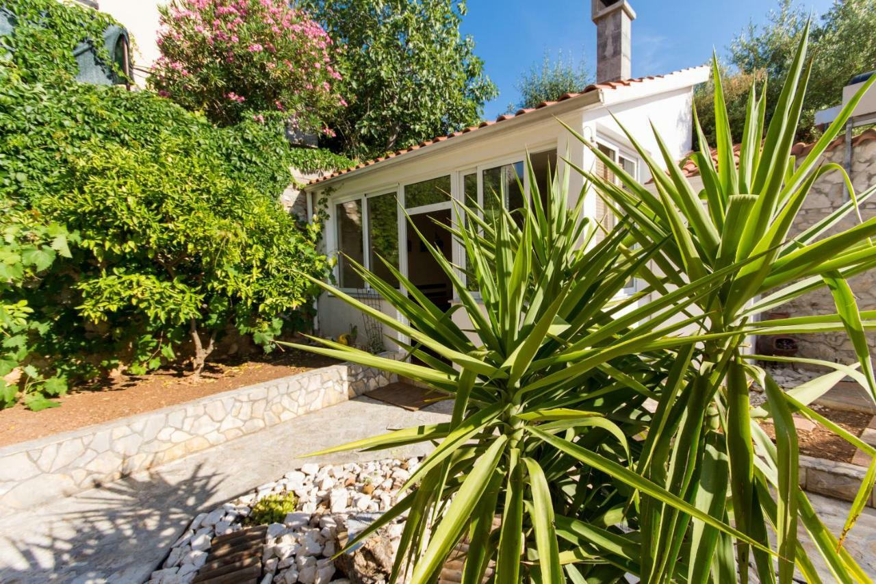 Apartments Bluesky Trogir Bagian luar foto