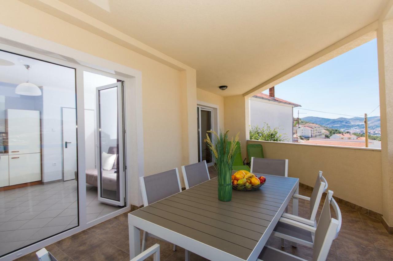 Apartments Bluesky Trogir Bagian luar foto