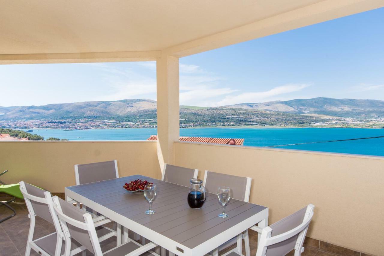 Apartments Bluesky Trogir Bagian luar foto