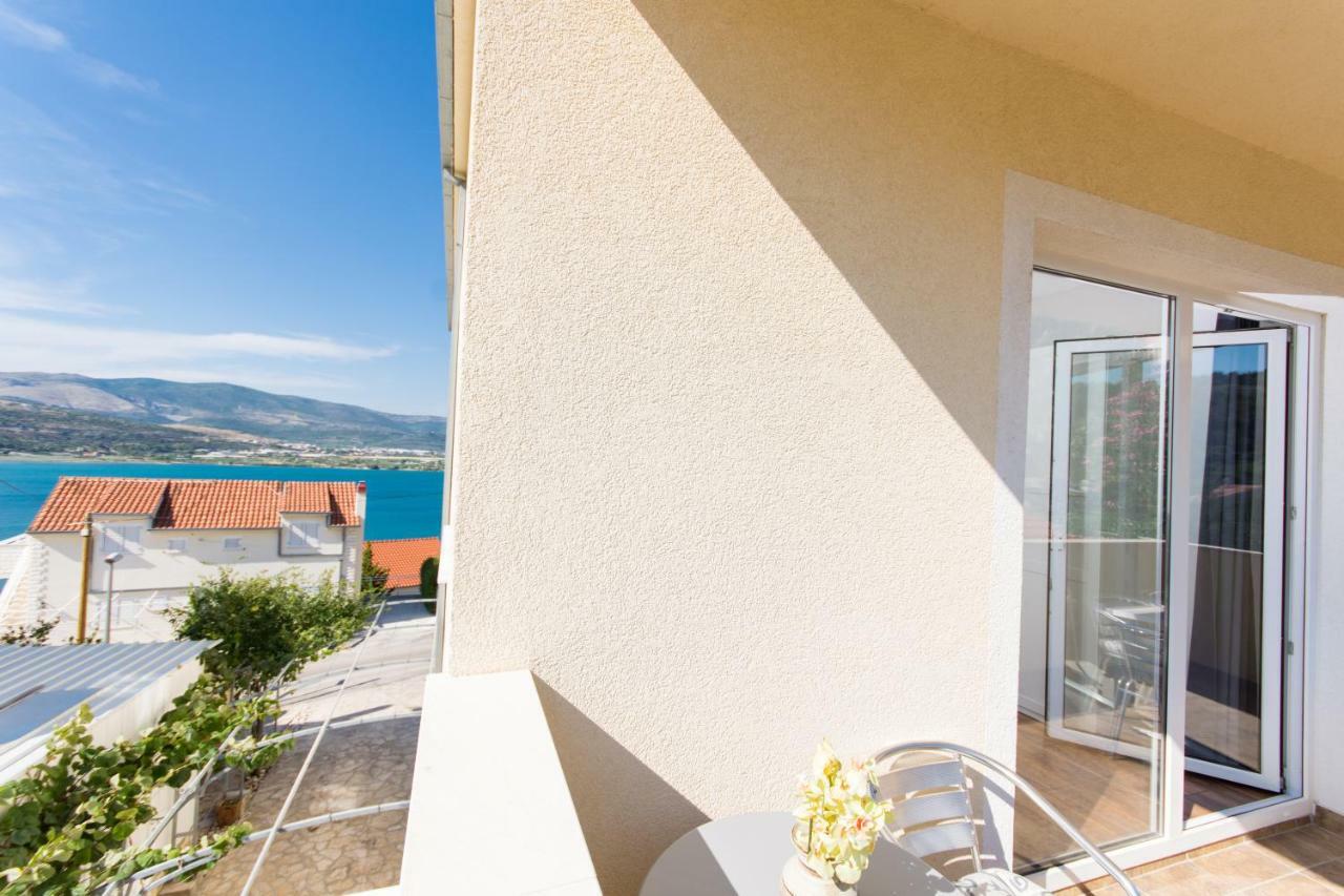 Apartments Bluesky Trogir Bagian luar foto